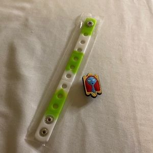 (B2) Sally Crocs charm and wristband